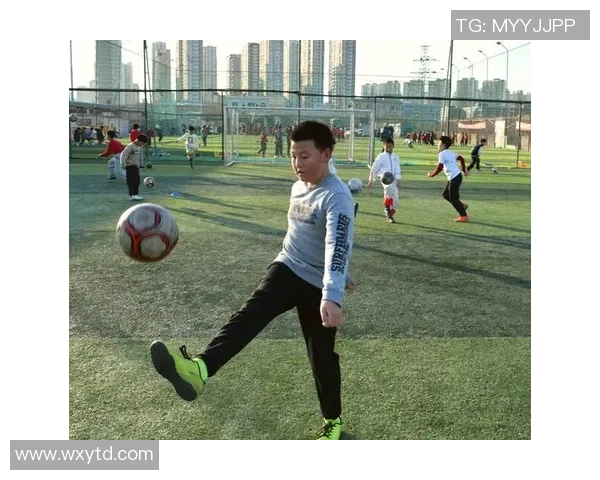 旦真足球巨星崛起 未来之星引领全球足坛新潮流