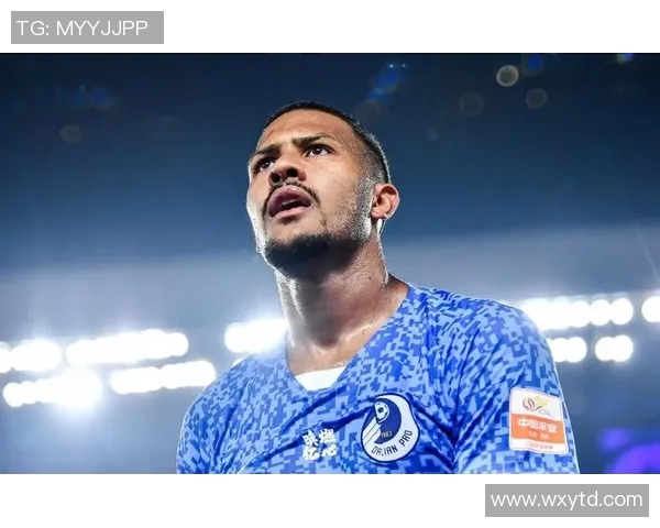 足球巨星亲笔签名卡片成收藏新宠 球迷热捧稀有签名卡背后的价值秘密 足球巨星亲笔签名卡片成收藏新宠 球迷热捧稀有签名卡背后的价值秘密