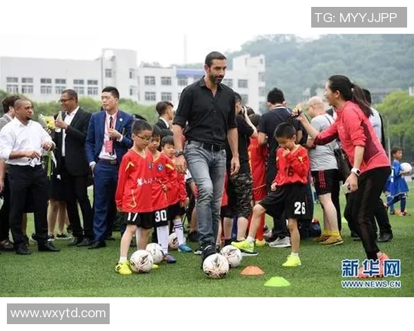 足球球星常见场上位置分析与角色定位详解